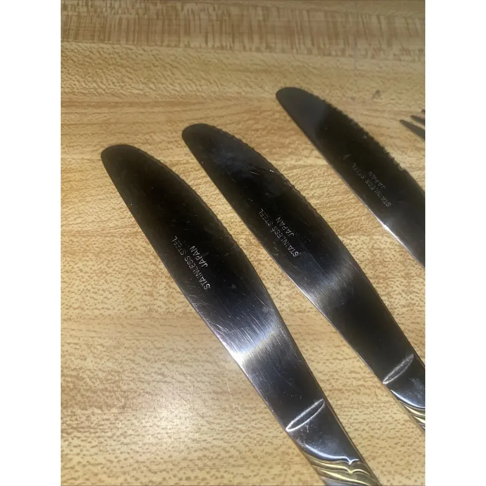 4 Pcs. KELLY GOLD Lenox Glossy 18/8 Gold Accent Stainless Steel Flatware